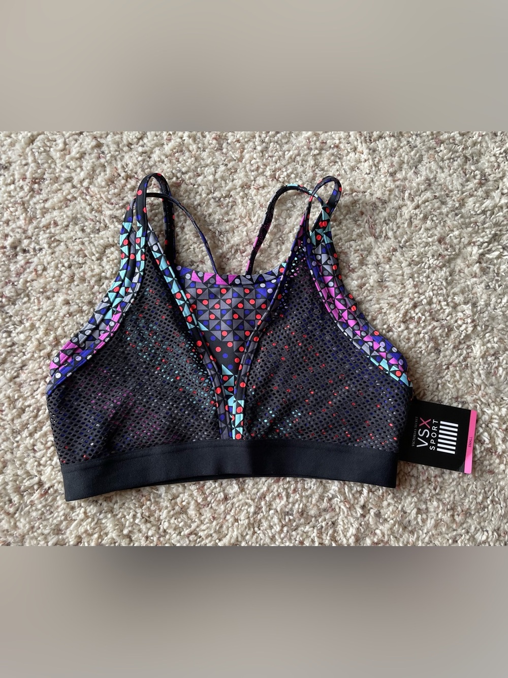 BNWT VICTORIA’S SECRET VSX Sports Bra Size Small